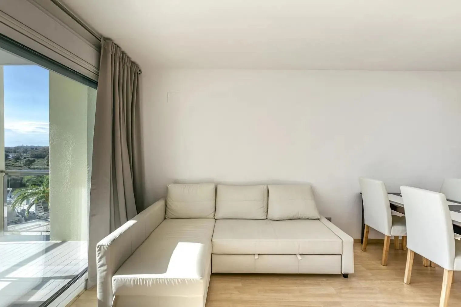 アパート Apartament Amb Piscina I Zona Enjardinada ロザス