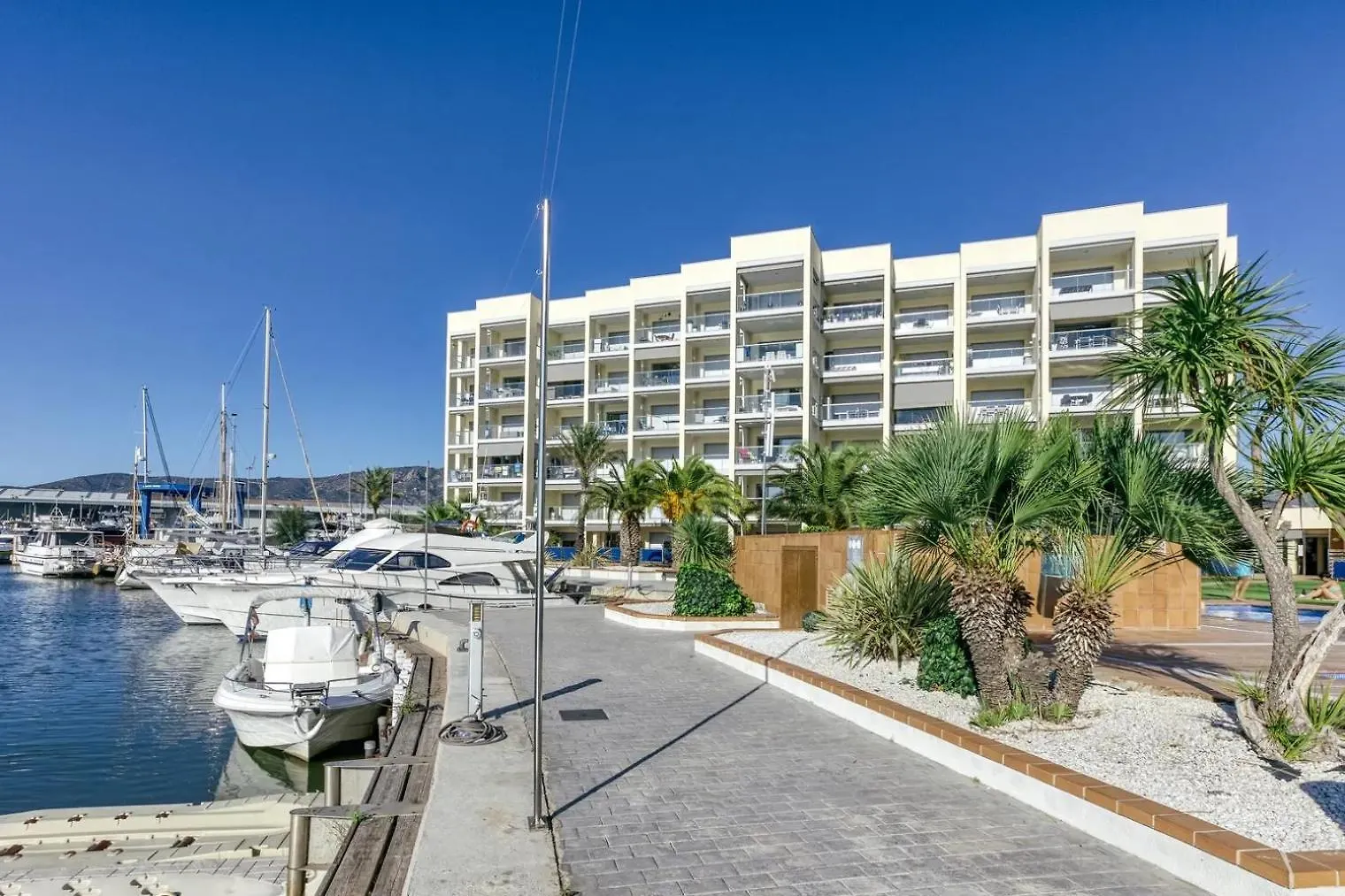 アパート Apartament Amb Piscina I Zona Enjardinada ロザス スペイン
