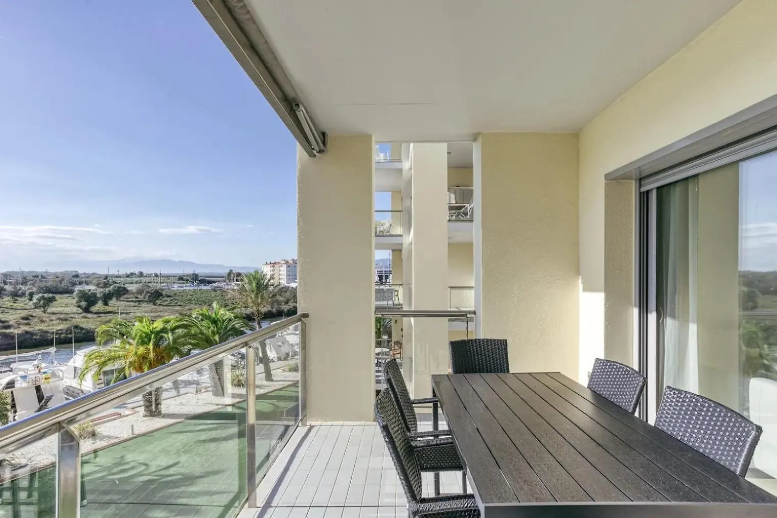 アパート Apartament Amb Piscina I Zona Enjardinada ロザス