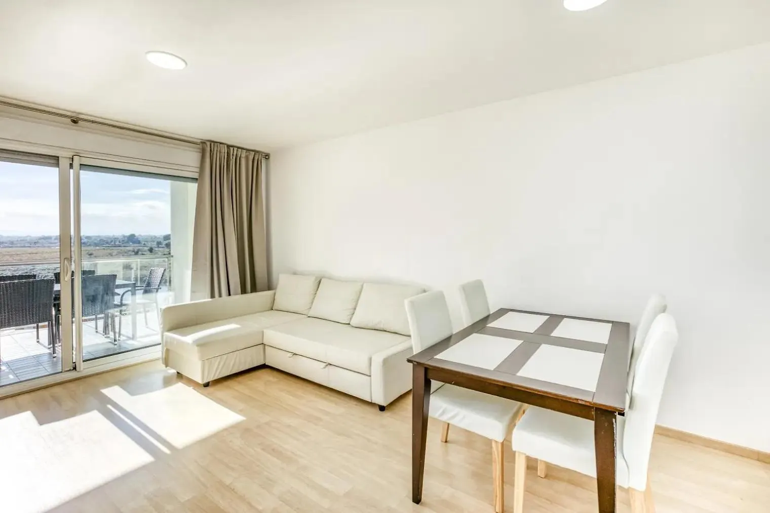 Apartament Amb Piscina I Zona Enjardinada ロザス
