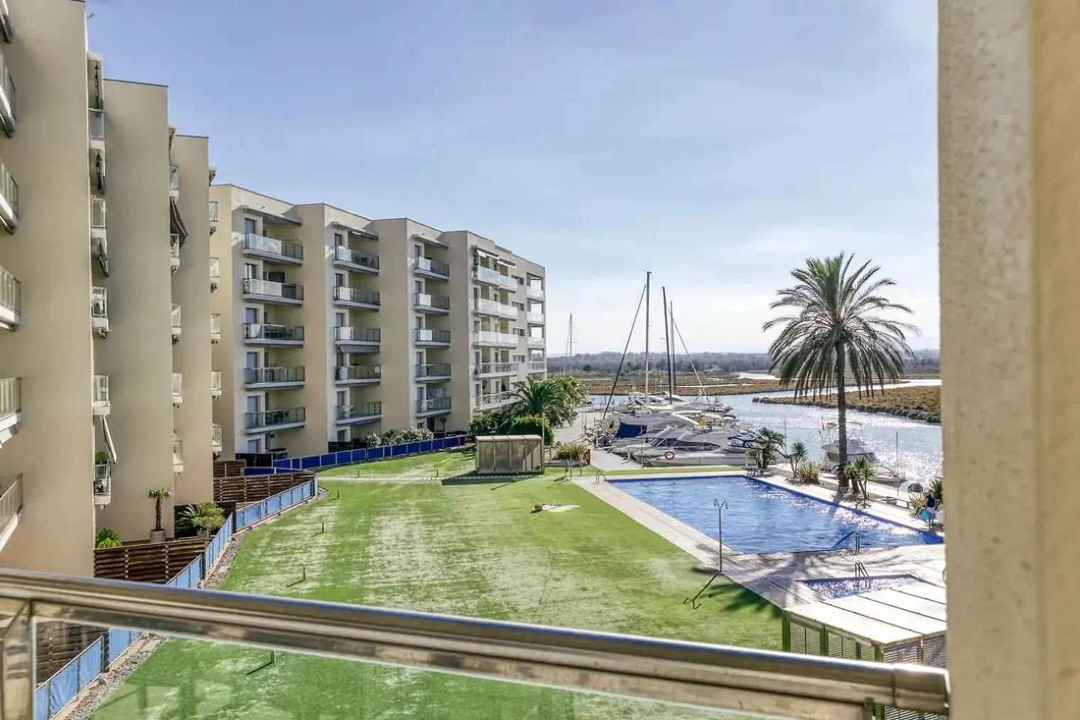 Apartament Amb Piscina I Zona Enjardinada ロザス 0*,  スペイン